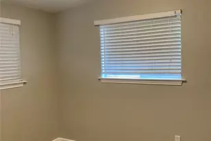 400 Swanee Dr, Austin, TX 78752 - Photo 7