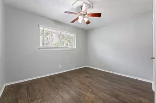 406 E 30th St, Austin, TX 78705 - Photo 11