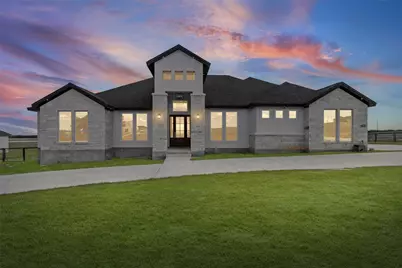 112 Pioneer Drive, La Vernia, TX 78121 - Photo 1