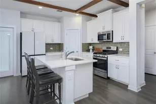 208 Garner Dr, Kyle, TX 78640 - Photo 7