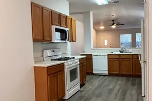 127 Salado Dr, Kyle, TX 78640 - Photo 5