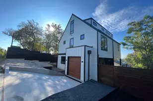 1914 E 8th St, Austin, TX 78702 - Photo 7