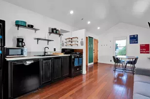 1914 E 8th St, Austin, TX 78702 - Photo 35