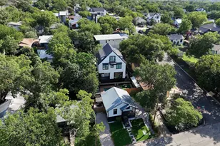 1914 E 8th St, Austin, TX 78702 - Photo 5