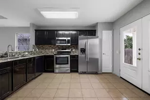 5813 Angel Dr, Del Valle, TX 78617 - Photo 7