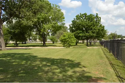 3202 N Travis, Cameron, TX 76520 - Photo 27