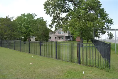 3202 N Travis, Cameron, TX 76520 - Photo 31
