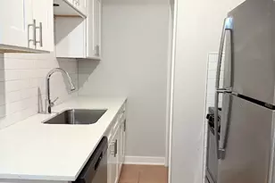 307 E 31st St, Austin, TX 78705 - Photo 3