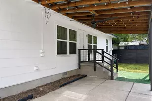 1303 Morrow St, Austin, TX 78757 - Photo 35