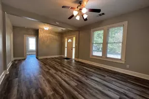 810 Cecelia St, Taylor, TX 76574 - Photo 9