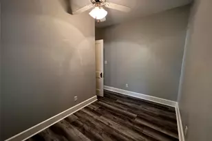 810 Cecelia St, Taylor, TX 76574 - Photo 7