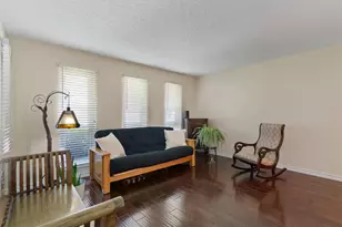 13215 Woodthorpe St, Austin, TX 78729 - Photo 7