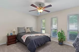 13215 Woodthorpe St, Austin, TX 78729 - Photo 17