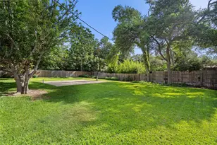 13215 Woodthorpe St, Austin, TX 78729 - Photo 25