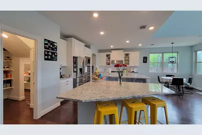 15824 Cinca Terra Drive, Bee Cave, TX 78738 - Photo 3