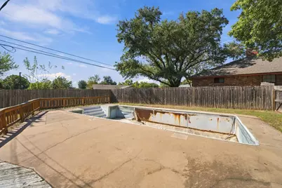 2105 Mildred Drive, Taylor, TX 76574 - Photo 27