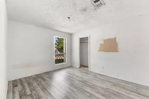 2105 Mildred Dr, Taylor, TX 76574 - Photo 15
