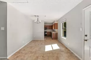 2105 Mildred Dr, Taylor, TX 76574 - Photo 9