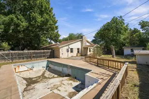 2105 Mildred Dr, Taylor, TX 76574 - Photo 29