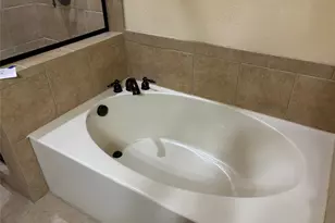 2101 Town Centre Dr, Round Rock, TX 78664 - Photo 17