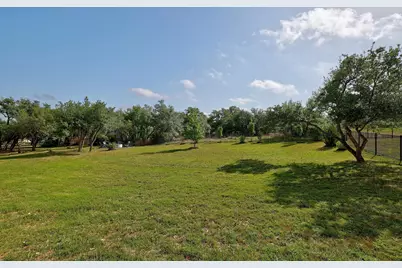 105 Graystone Lane, Georgetown, TX 78633 - Photo 31