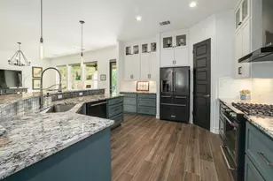 105 Graystone Ln, Georgetown, TX 78633 - Photo 9