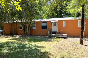 410 W North St, Kyle, TX 78640 - Photo 13