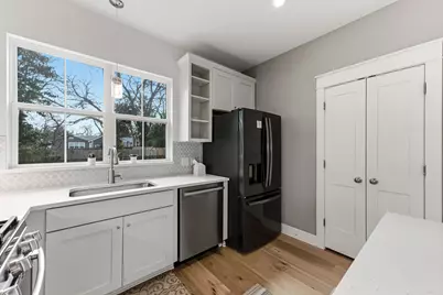 1801 Pequeno Street, Austin, TX 78757 - Photo 11