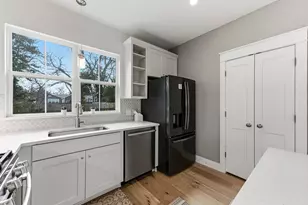 1801 Pequeno St, Austin, TX 78757 - Photo 11