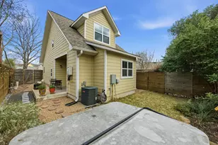 1801 Pequeno St, Austin, TX 78757 - Photo 25