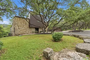 1004 Jousting Pl, Austin, TX 78746 - Photo 3