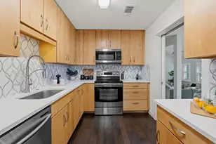1004 Jousting Pl, Austin, TX 78746 - Photo 9