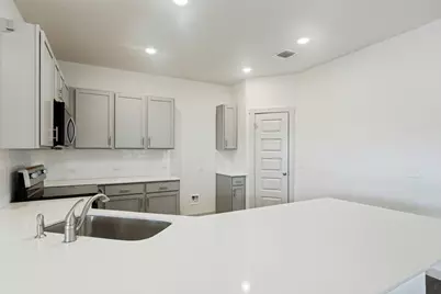 822 Pease River Way, Hutto, TX 78634 - Photo 17