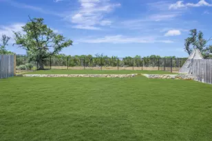 632 Sage Thrasher Cir, Dripping Springs, TX 78620 - Photo 17
