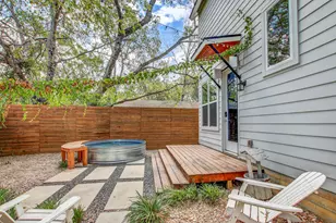 902 Plateau Cir, Austin, TX 78745 - Photo 27
