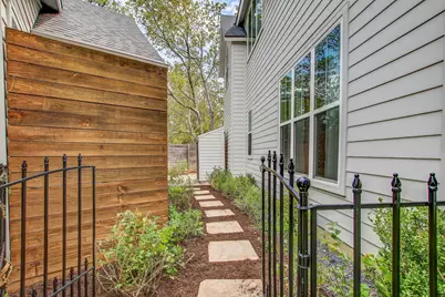902 Plateau Circle #1, Austin, TX 78745 - Photo 31