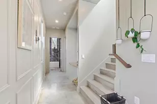 902 Plateau Cir, Austin, TX 78745 - Photo 11