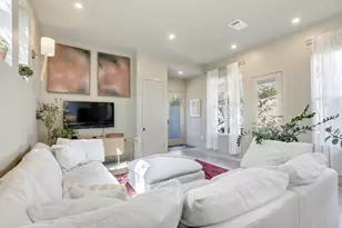 902 Plateau Cir, Austin, TX 78745 - Photo 9