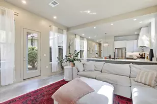902 Plateau Cir, Austin, TX 78745 - Photo 9