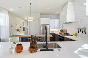 902 Plateau Cir, Austin, TX 78745 - Photo 15