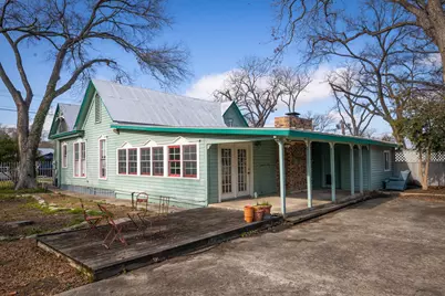 633 S Castell Avenue, New Braunfels, TX 78130 - Photo 29