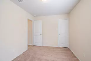 129 Plata Ln, Jarrell, TX 76537 - Photo 9