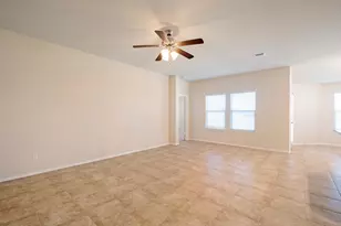 129 Plata Ln, Jarrell, TX 76537 - Photo 13