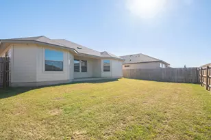 129 Plata Ln, Jarrell, TX 76537 - Photo 25