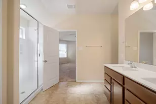 129 Plata Ln, Jarrell, TX 76537 - Photo 23