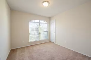 129 Plata Ln, Jarrell, TX 76537 - Photo 5