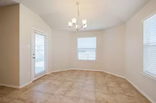 129 Plata Ln, Jarrell, TX 76537 - Photo 17