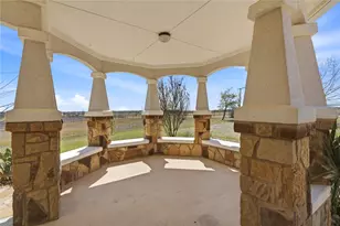 100 Mayfield Ln, Lockhart, TX 78644 - Photo 5