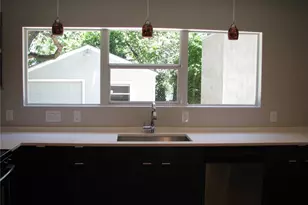 1024 Ellingson Ln, Austin, TX 78751 - Photo 9