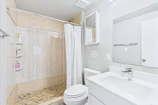 911 W 22nd St, Austin, TX 78705 - Photo 13